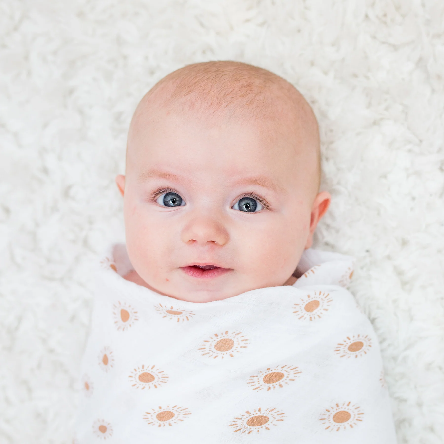 lulujo swaddle 2pk rainbows and stars3