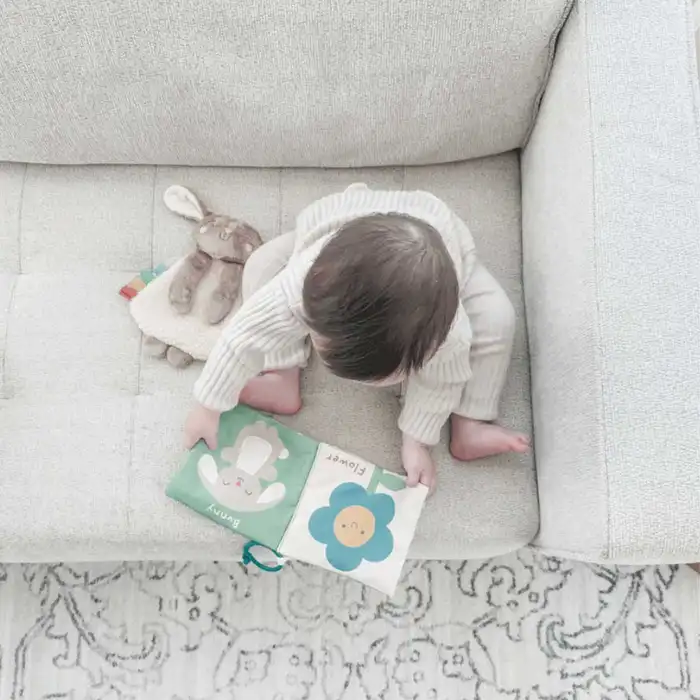 itzy ritzy Itzy Learn & Snuggle Gift Set3